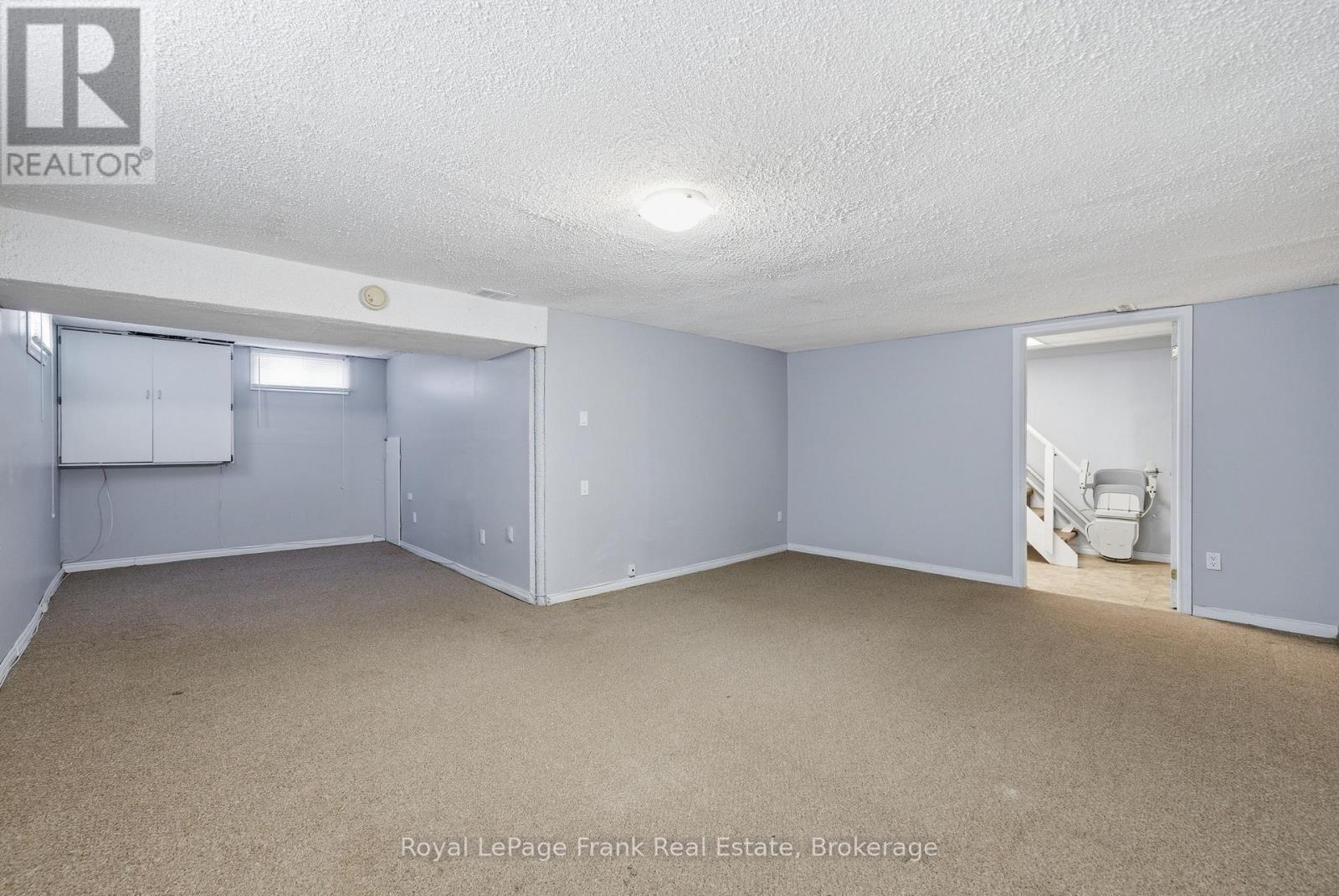 1014 VISTULA DRIVE - 36