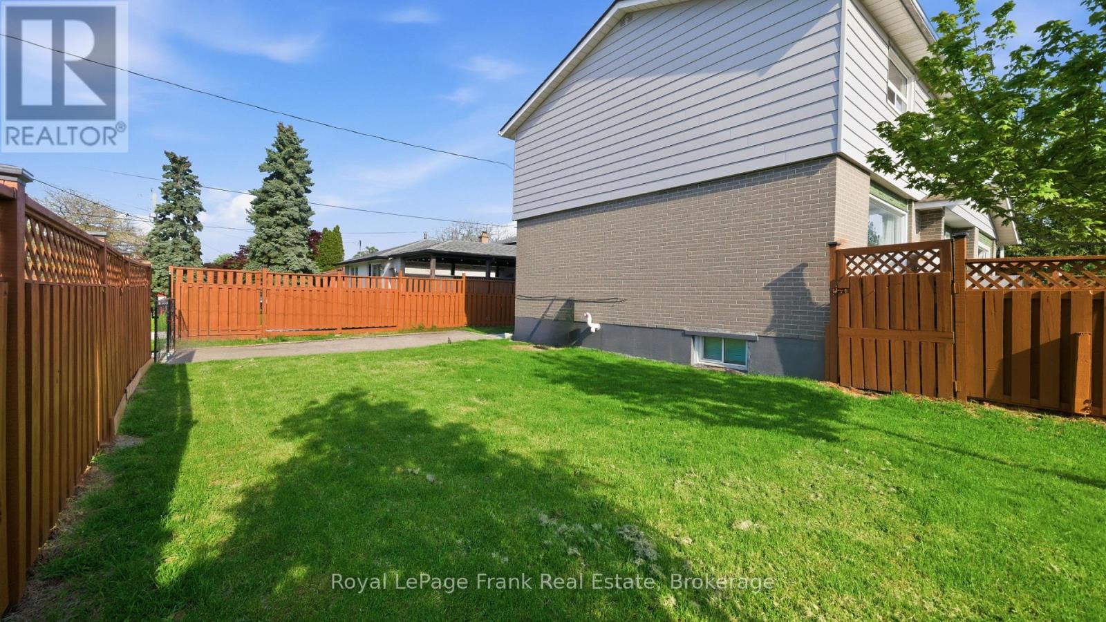 1014 VISTULA DRIVE - 39