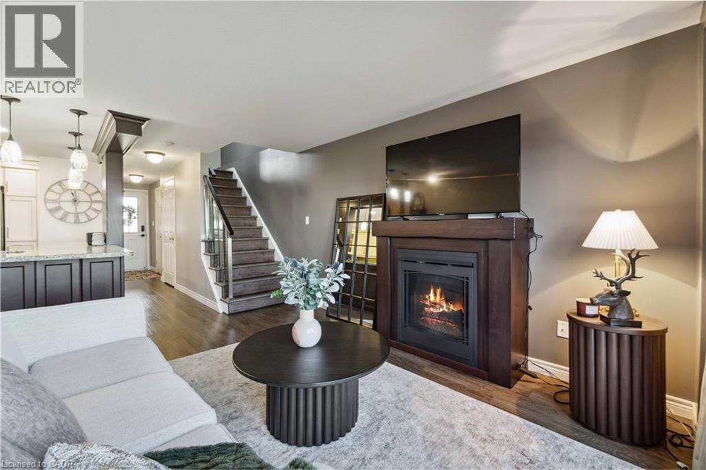 27 RED CLOVER Crescent - 15