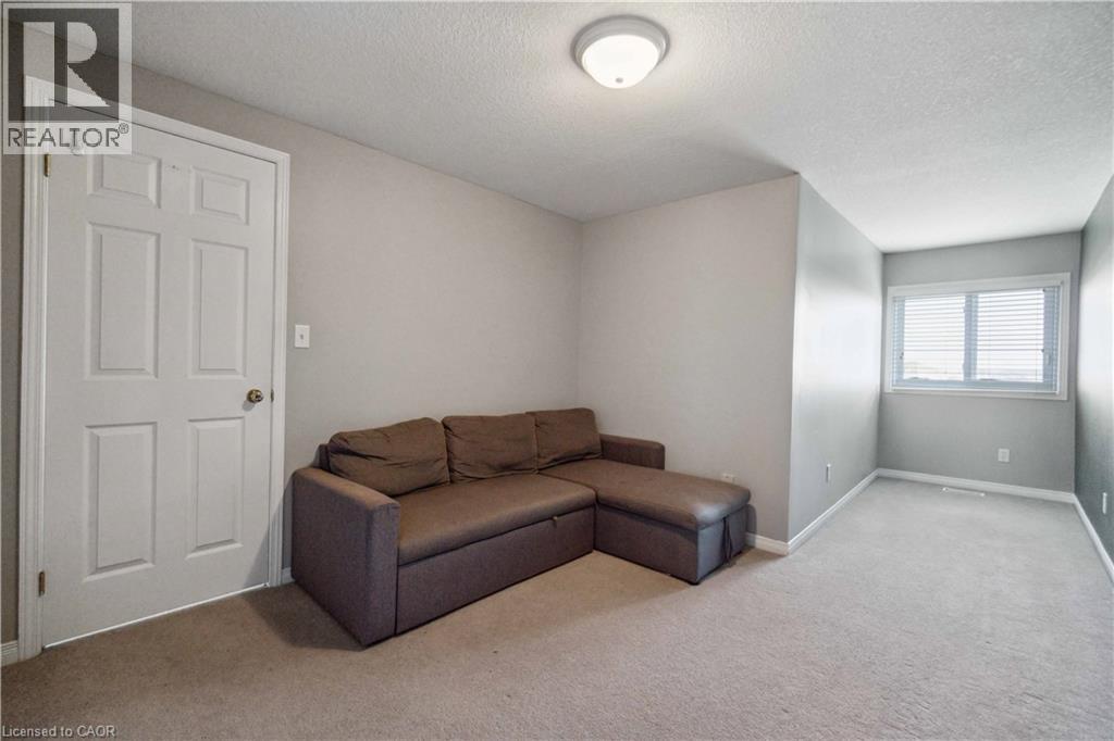 27 RED CLOVER Crescent - 25
