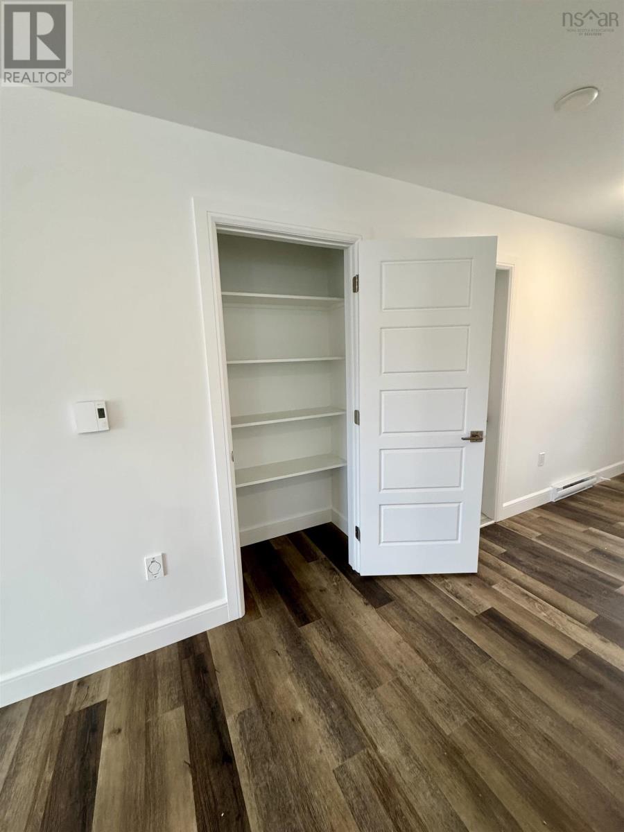 10 Elizabeth Avenue - 10