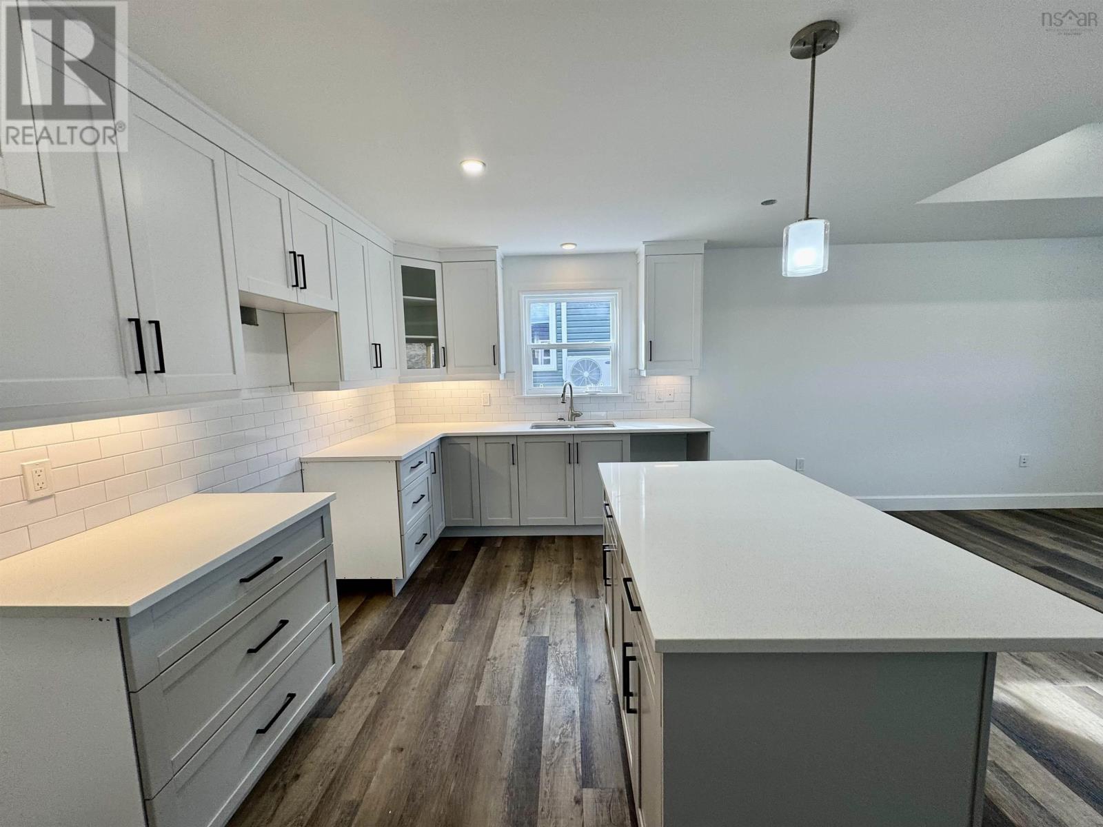 10 Elizabeth Avenue - 7