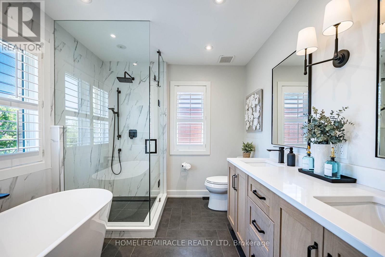 464 AMBLESIDE DRIVE - 15