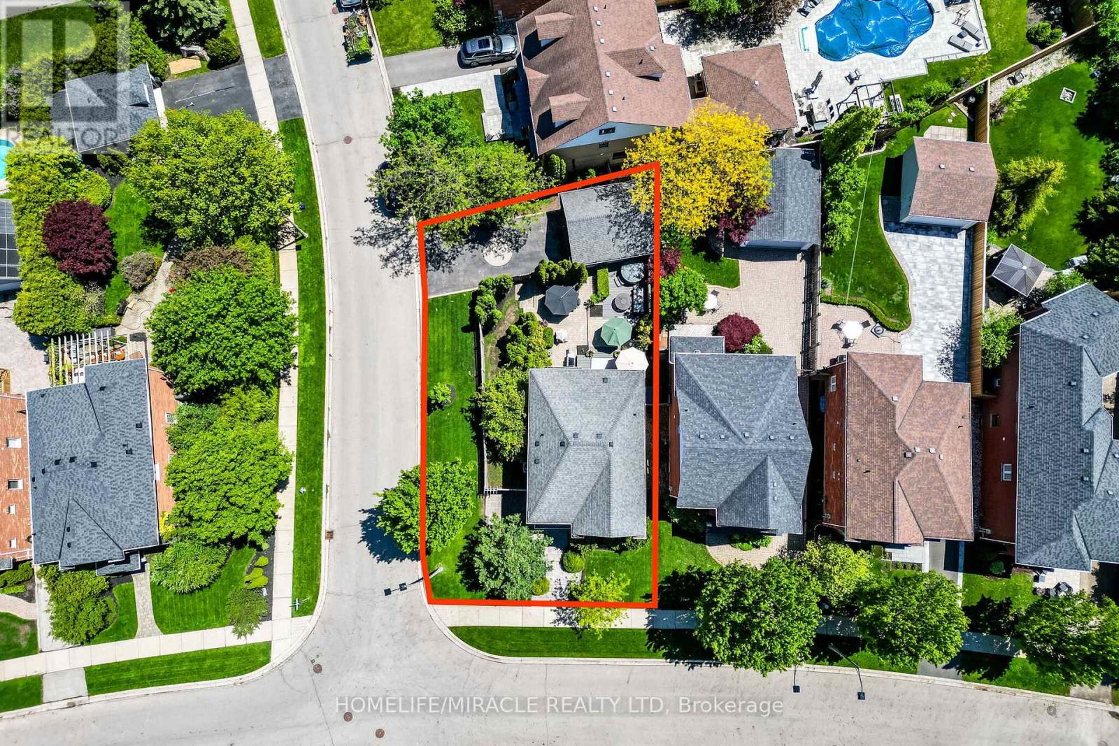 464 AMBLESIDE DRIVE - Image 2