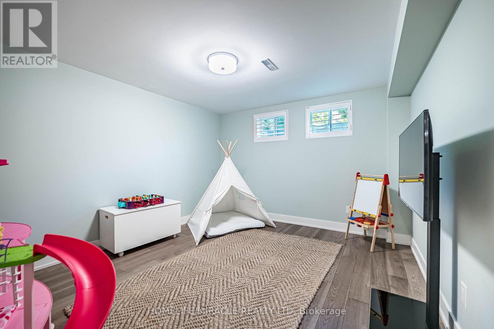 464 AMBLESIDE DRIVE - 29