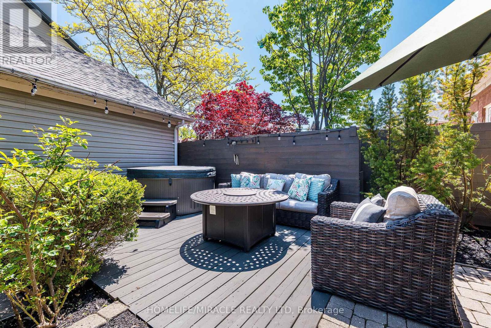 464 AMBLESIDE DRIVE - 33