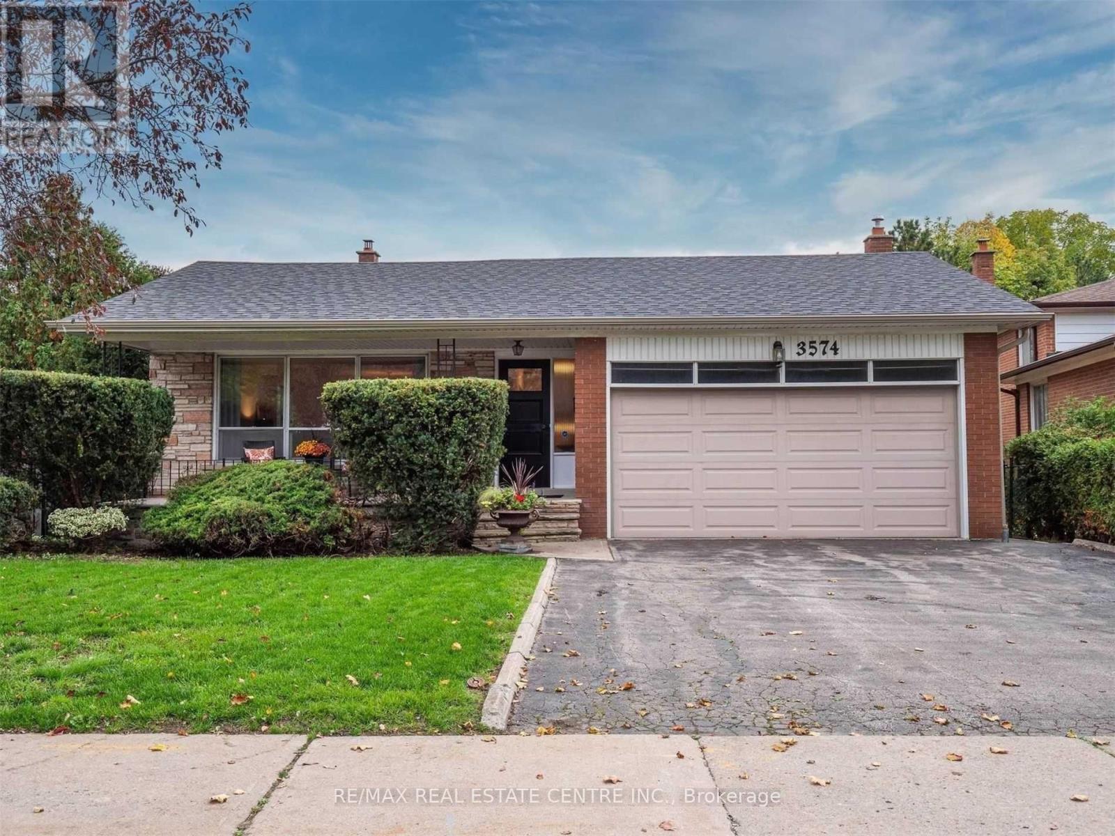 3574 GOLDEN ORCHARD DRIVE - 1