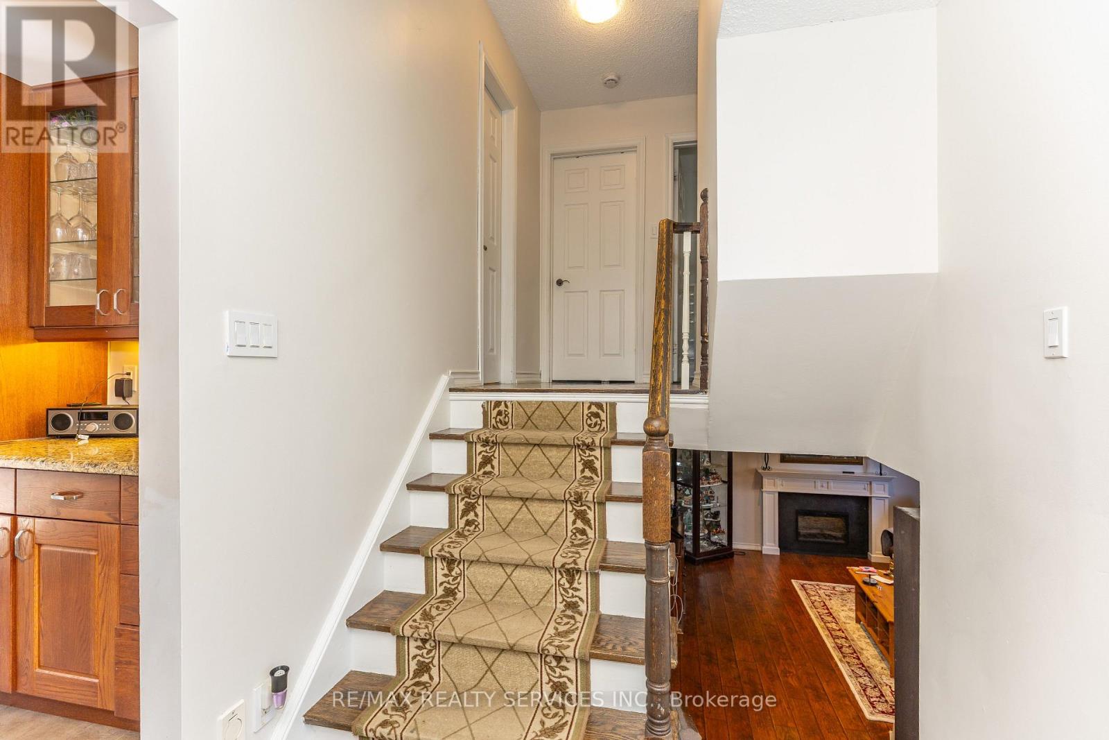 84 MARCHBANK CRESCENT - 21