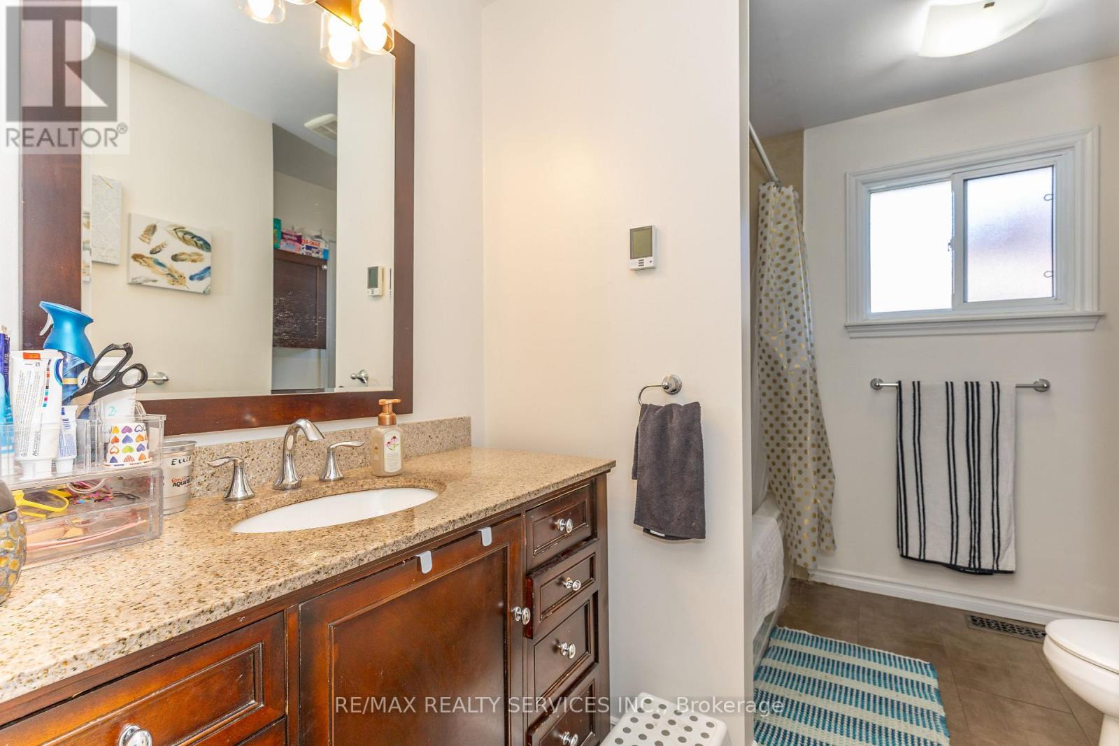 84 MARCHBANK CRESCENT - 22