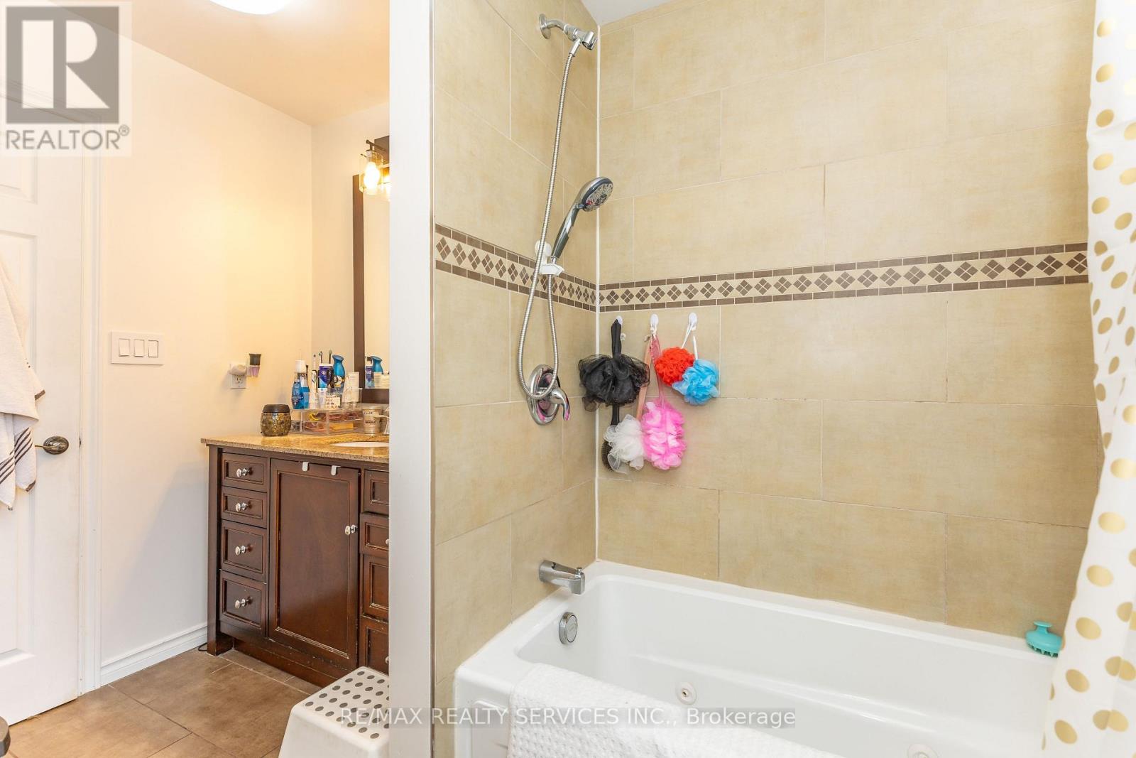 84 MARCHBANK CRESCENT - 23