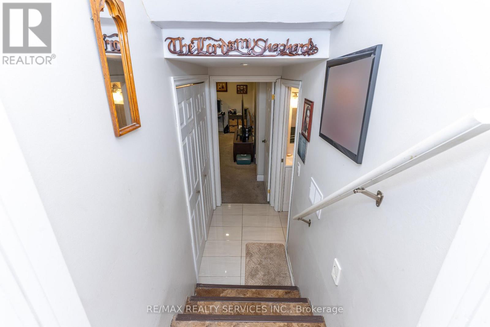 84 MARCHBANK CRESCENT - 37