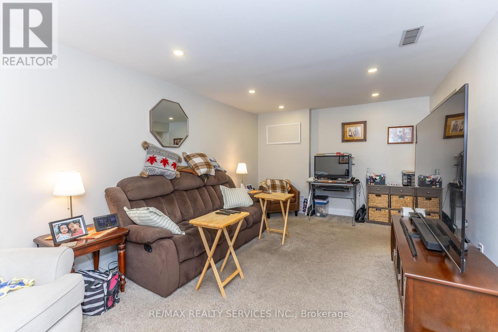 84 MARCHBANK CRESCENT - 39