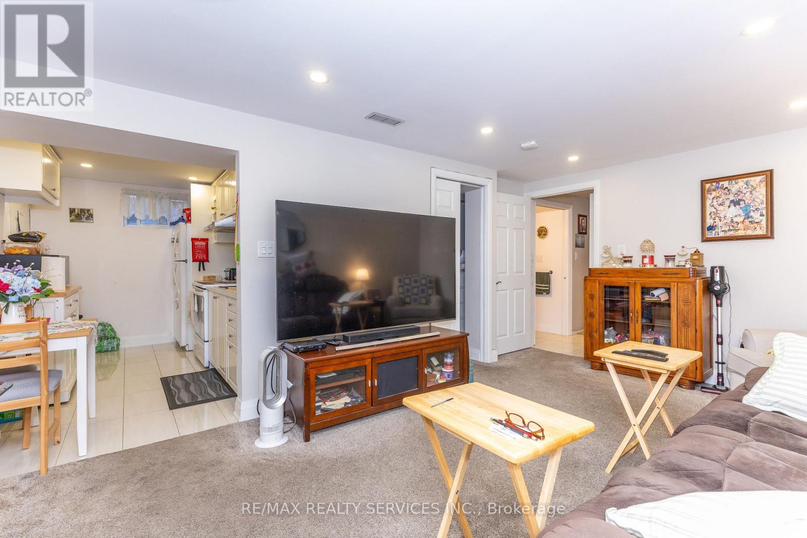 84 MARCHBANK CRESCENT - 41