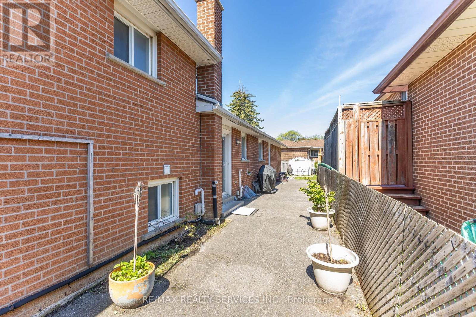 84 MARCHBANK CRESCENT - 8