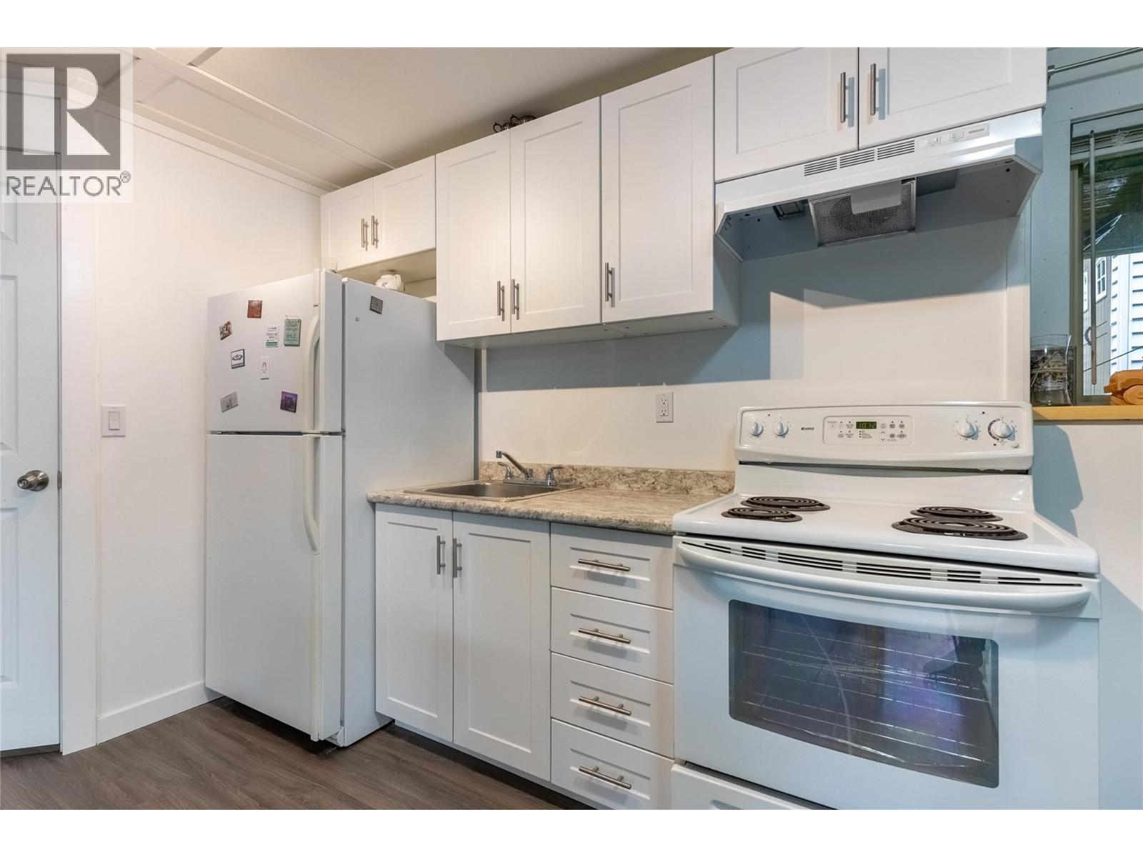 1776 HILLSIDE Drive - 25