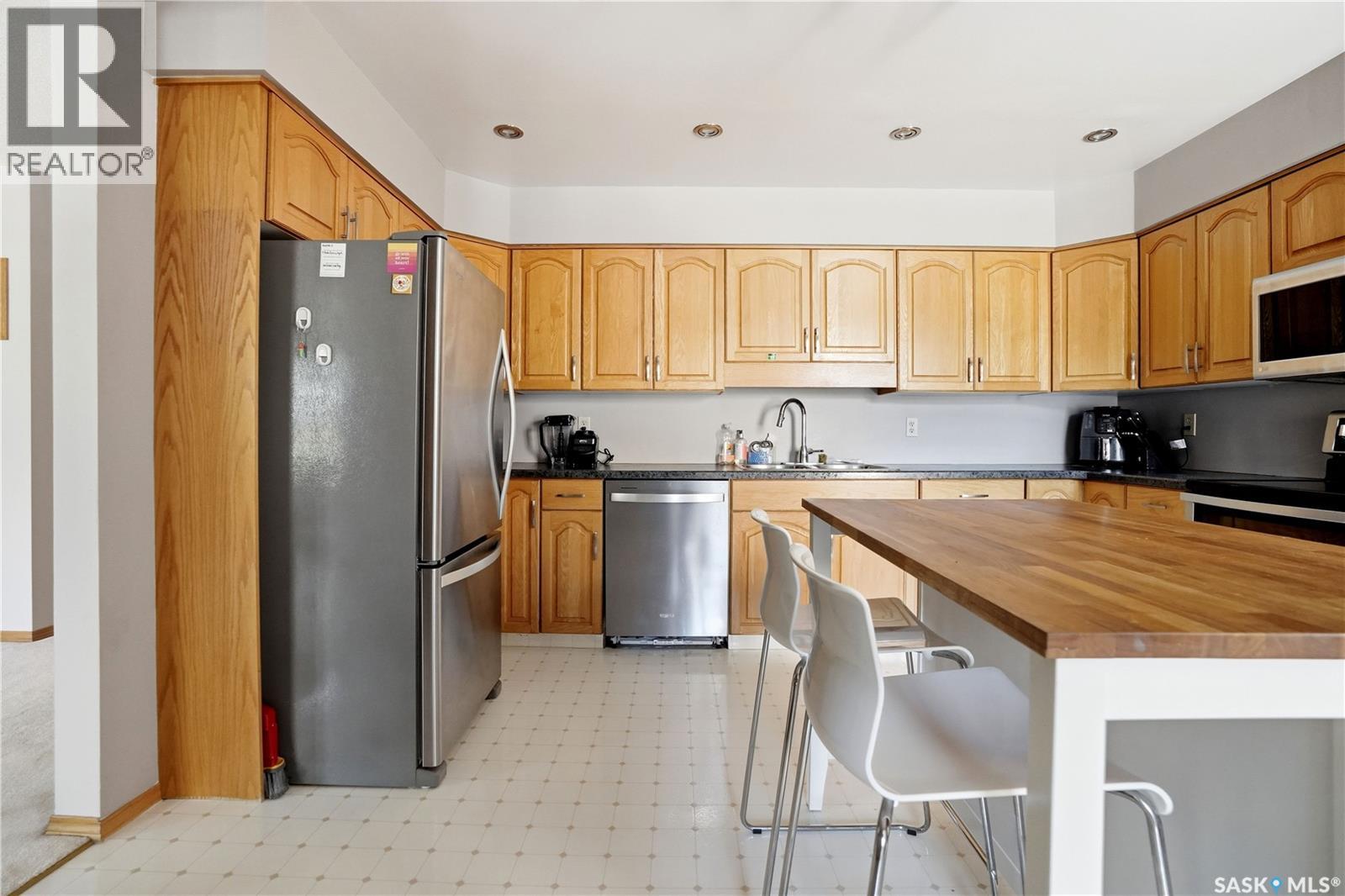 #206 2315 Cornwall STREET - 15