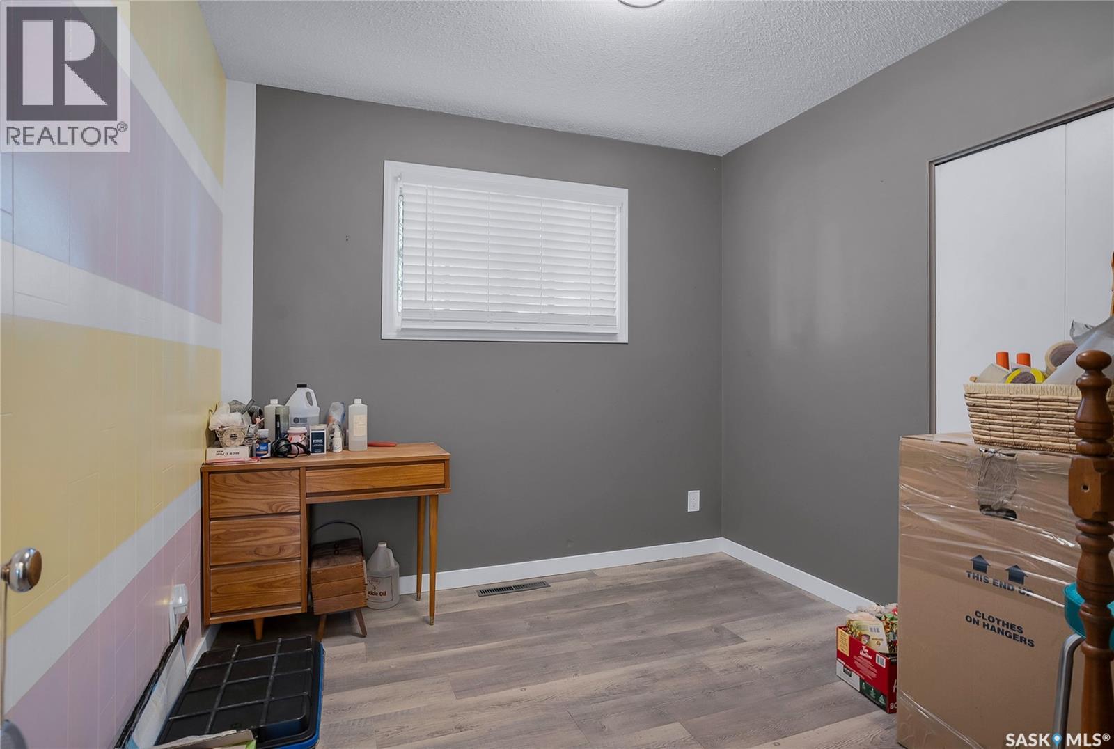 234 WINNIPEG AVENUE N - 13