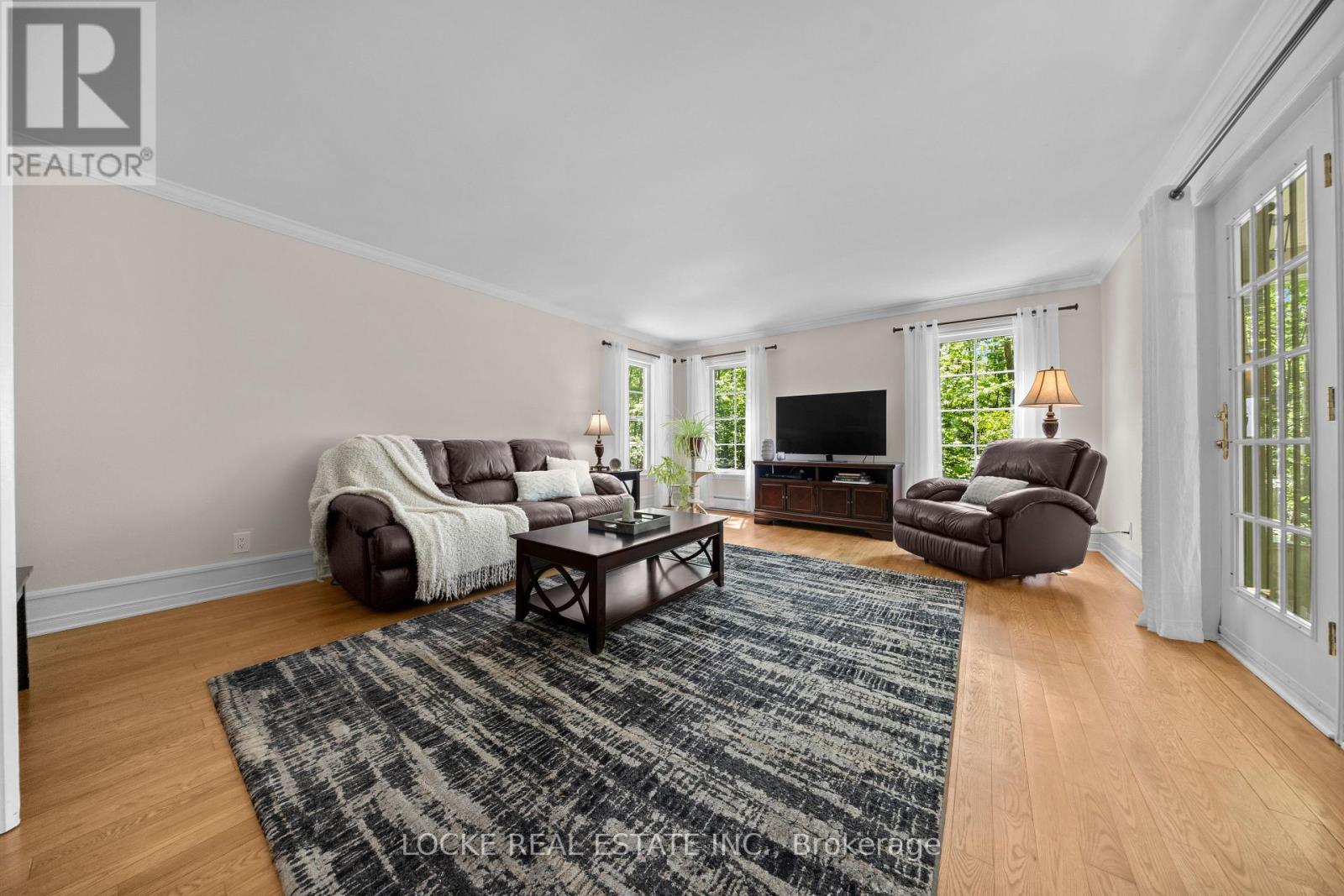 2207 PLEASANTVIEW COURT - 16