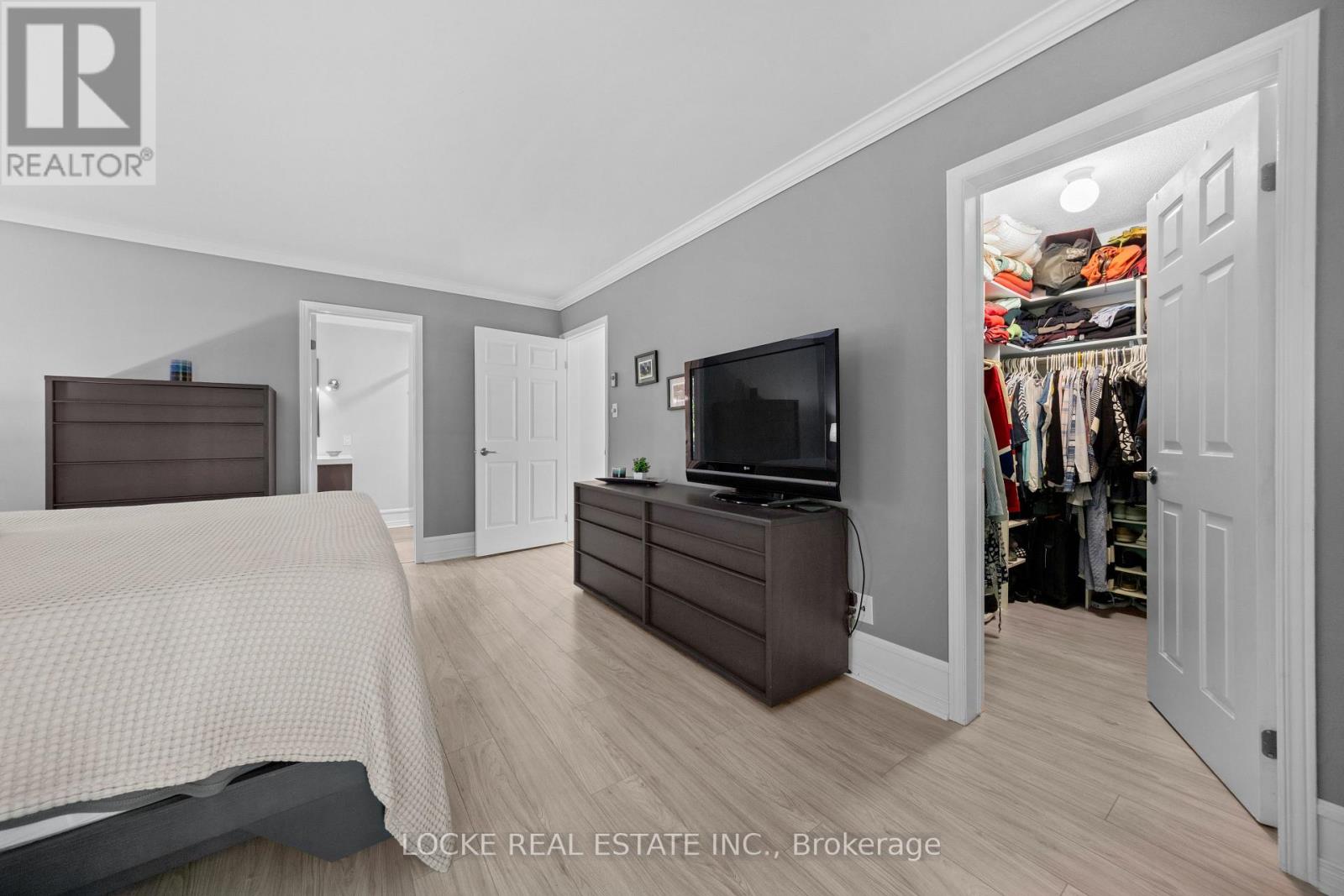 2207 PLEASANTVIEW COURT - 19