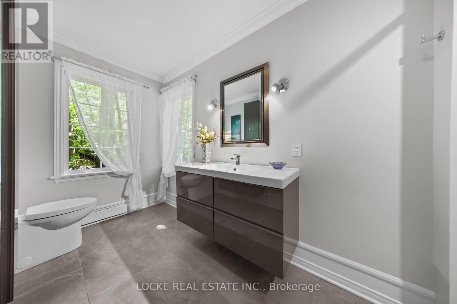2207 PLEASANTVIEW COURT - 20
