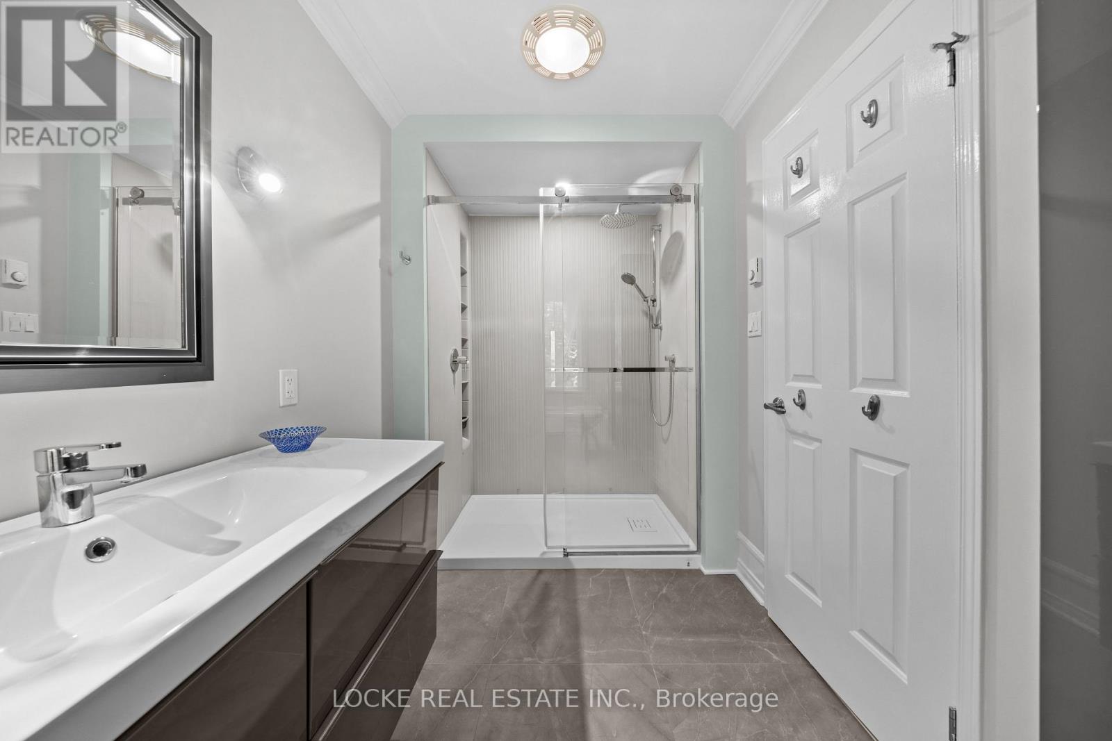 2207 PLEASANTVIEW COURT - 21