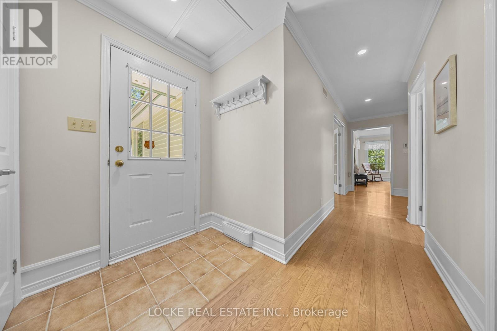2207 PLEASANTVIEW COURT - 22