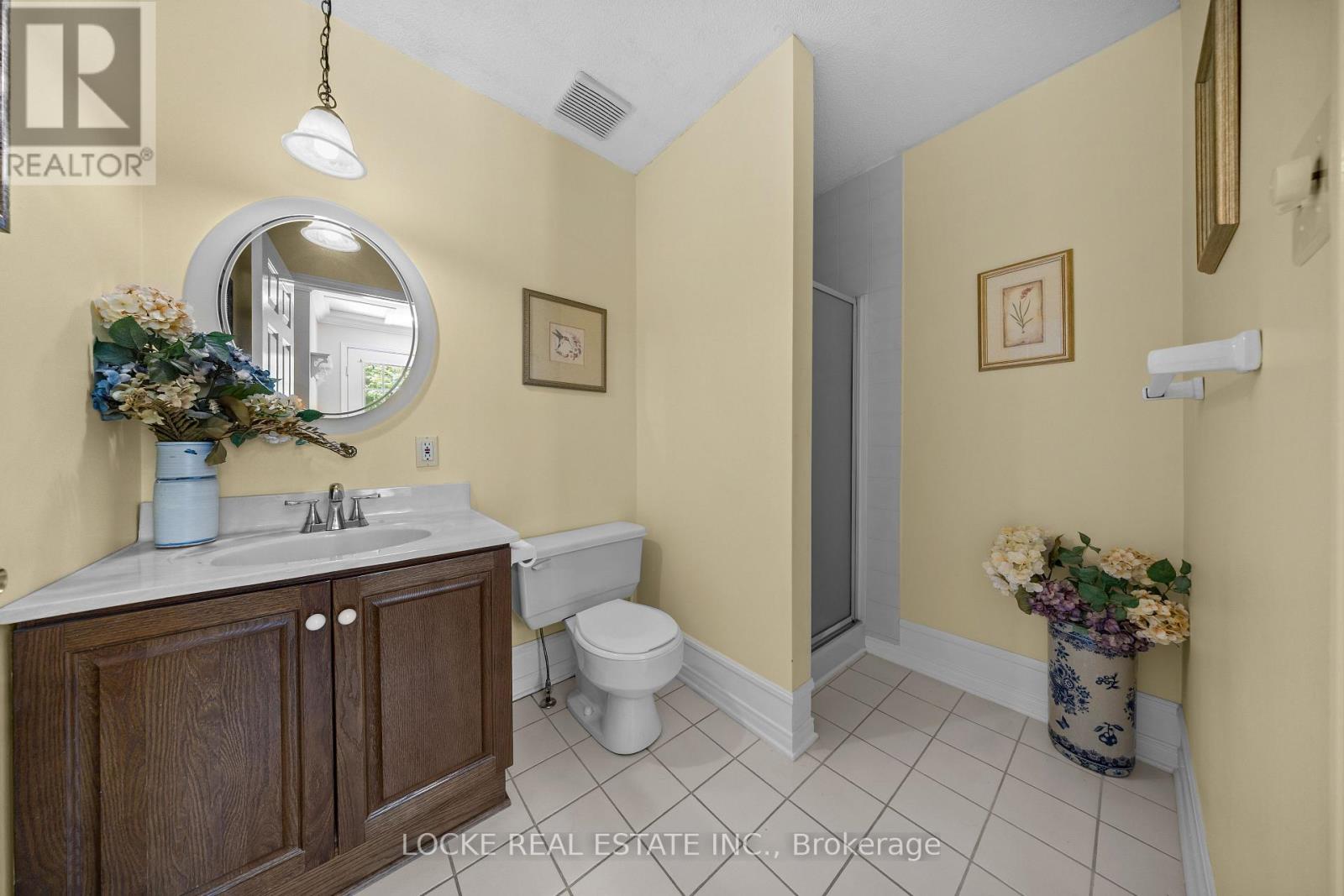 2207 PLEASANTVIEW COURT - 23