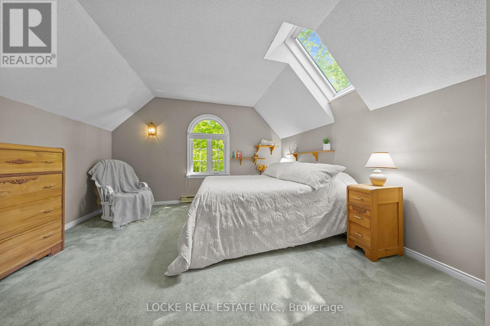 2207 PLEASANTVIEW COURT - 32