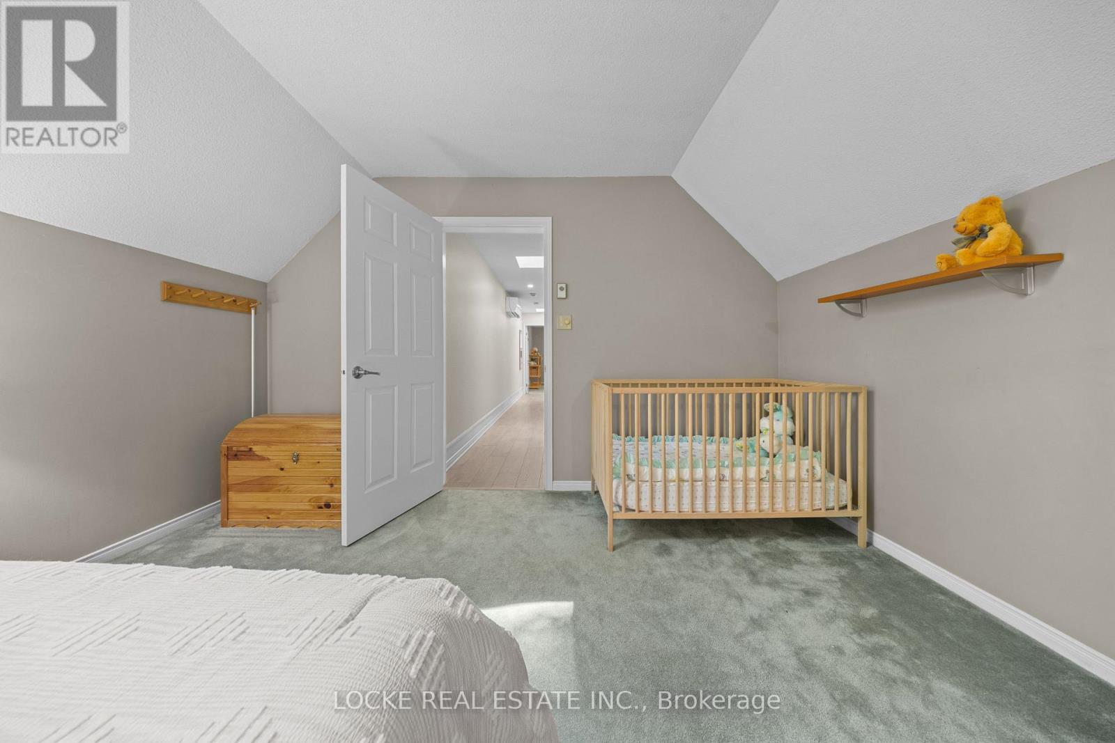 2207 PLEASANTVIEW COURT - 33
