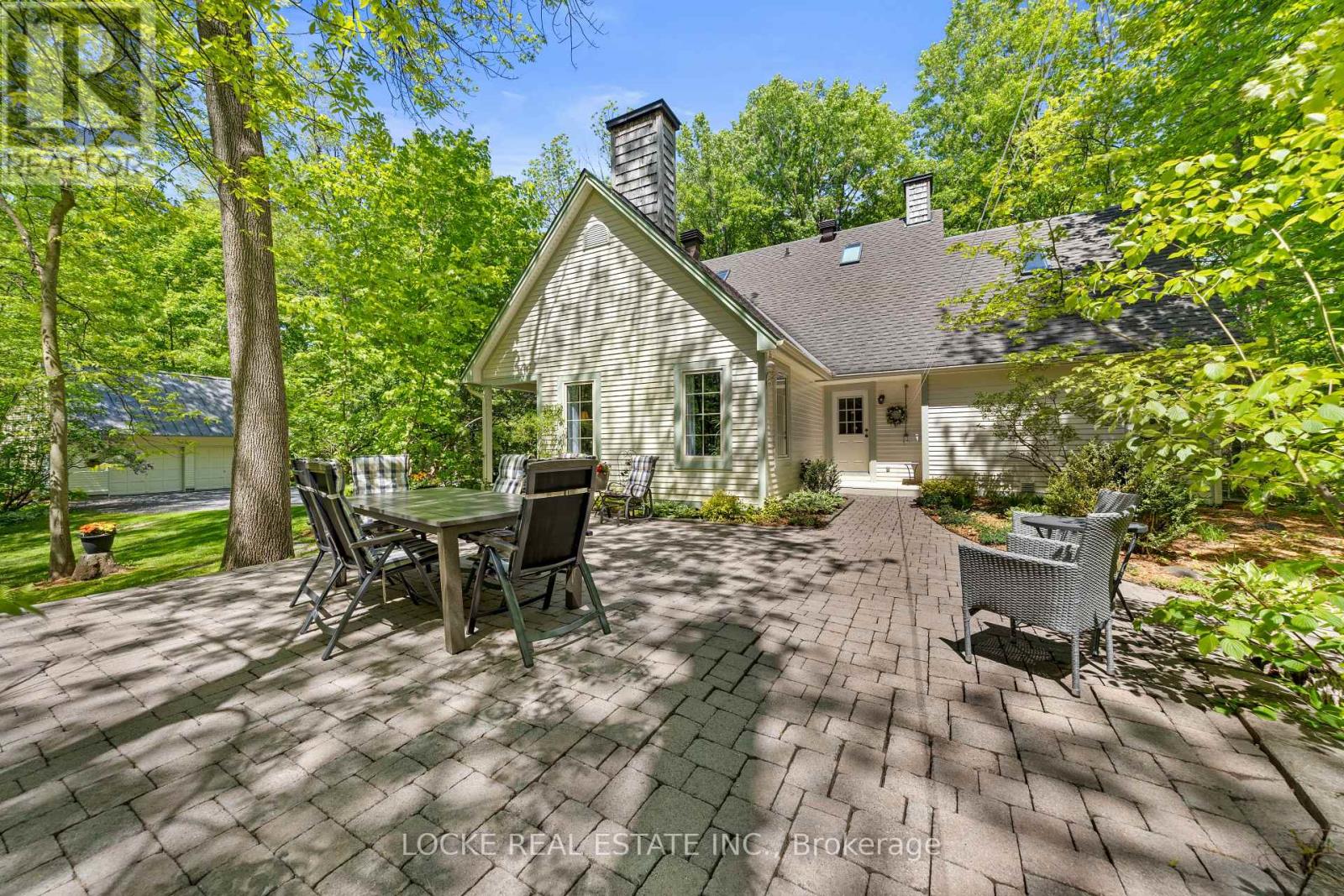 2207 PLEASANTVIEW COURT - 38