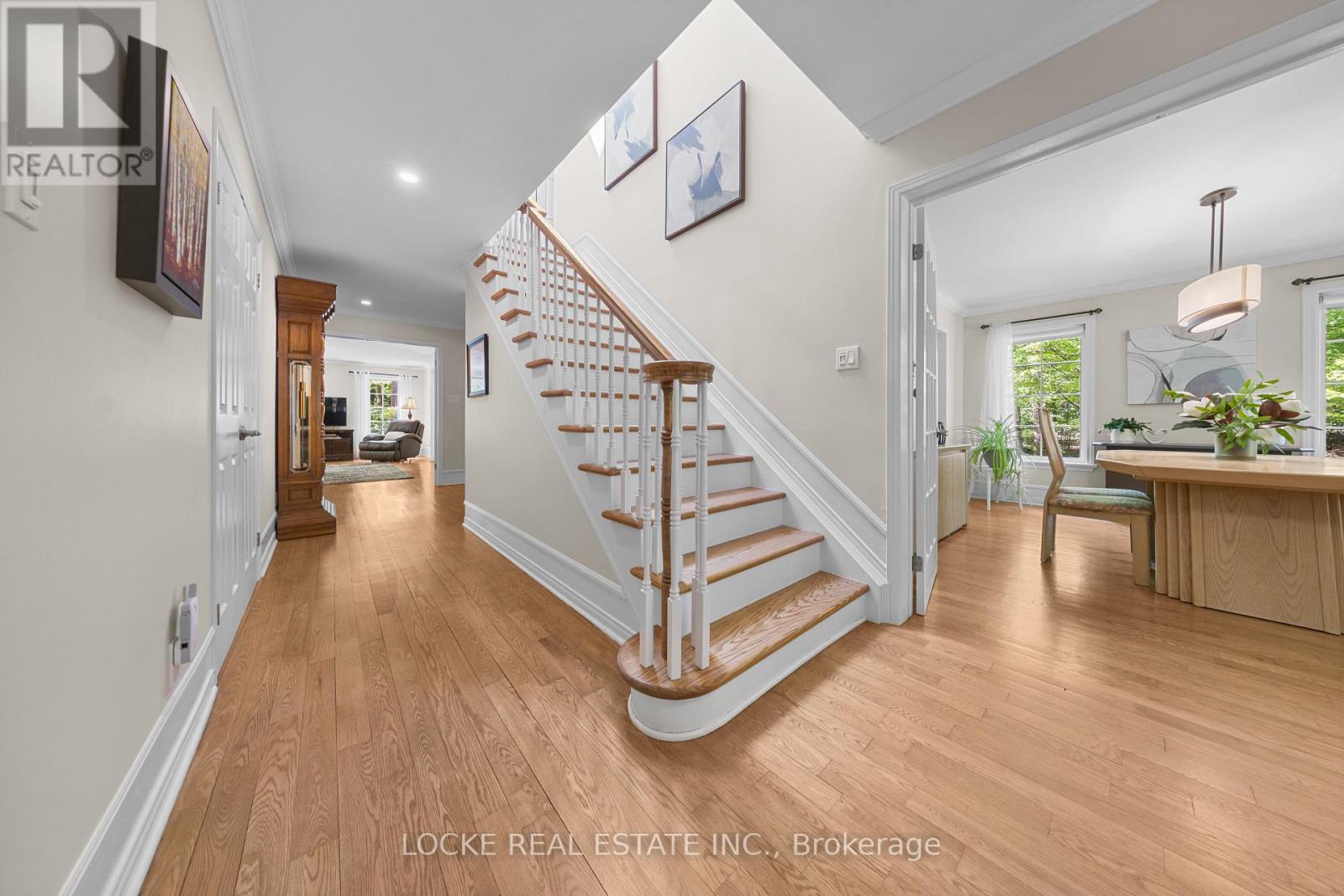 2207 PLEASANTVIEW COURT - 4