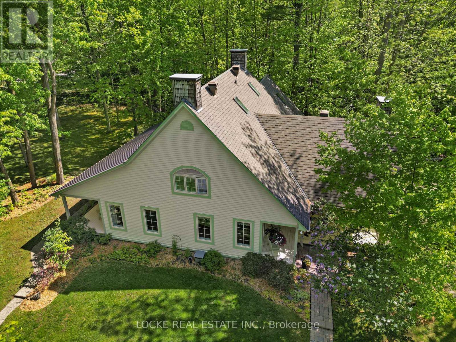 2207 PLEASANTVIEW COURT - 42