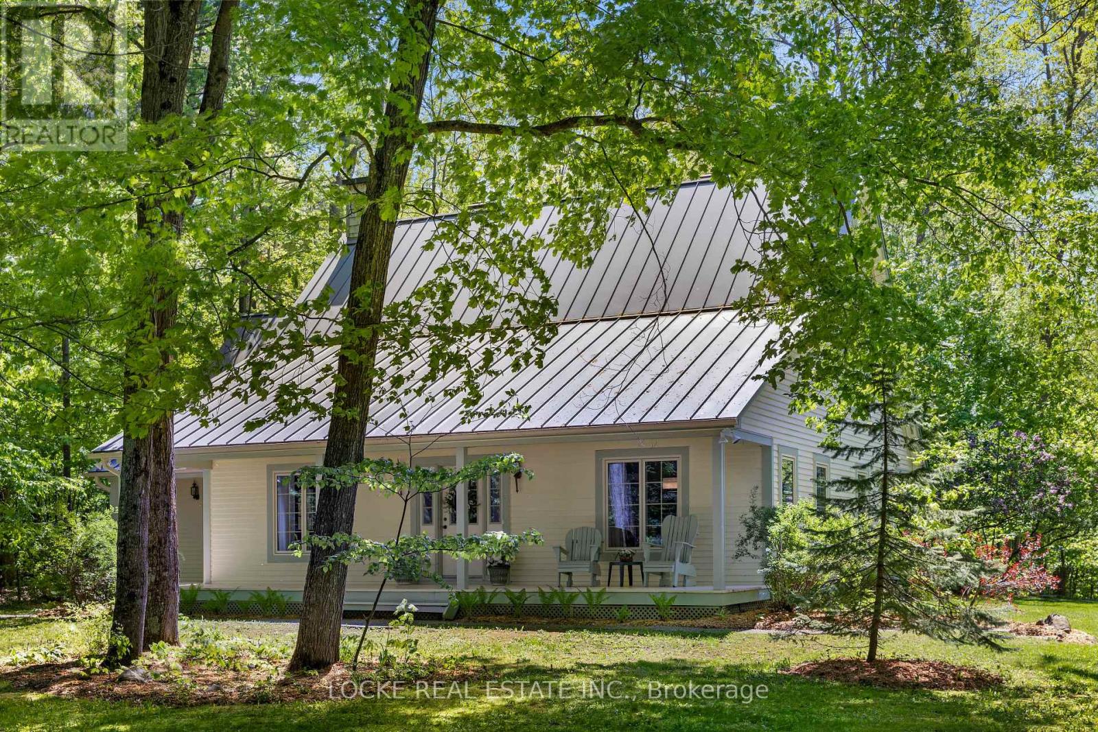 2207 PLEASANTVIEW COURT - 44