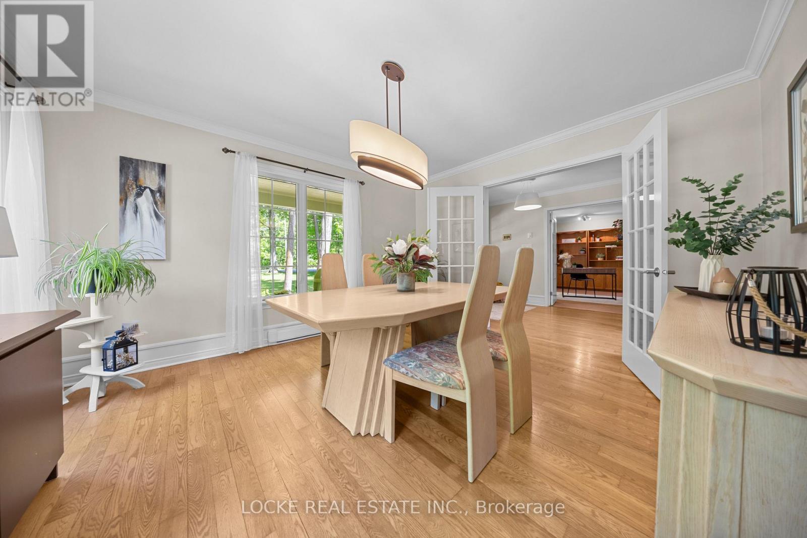 2207 PLEASANTVIEW COURT - 6