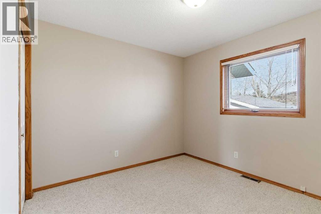 8 West Aarsby Road - 18