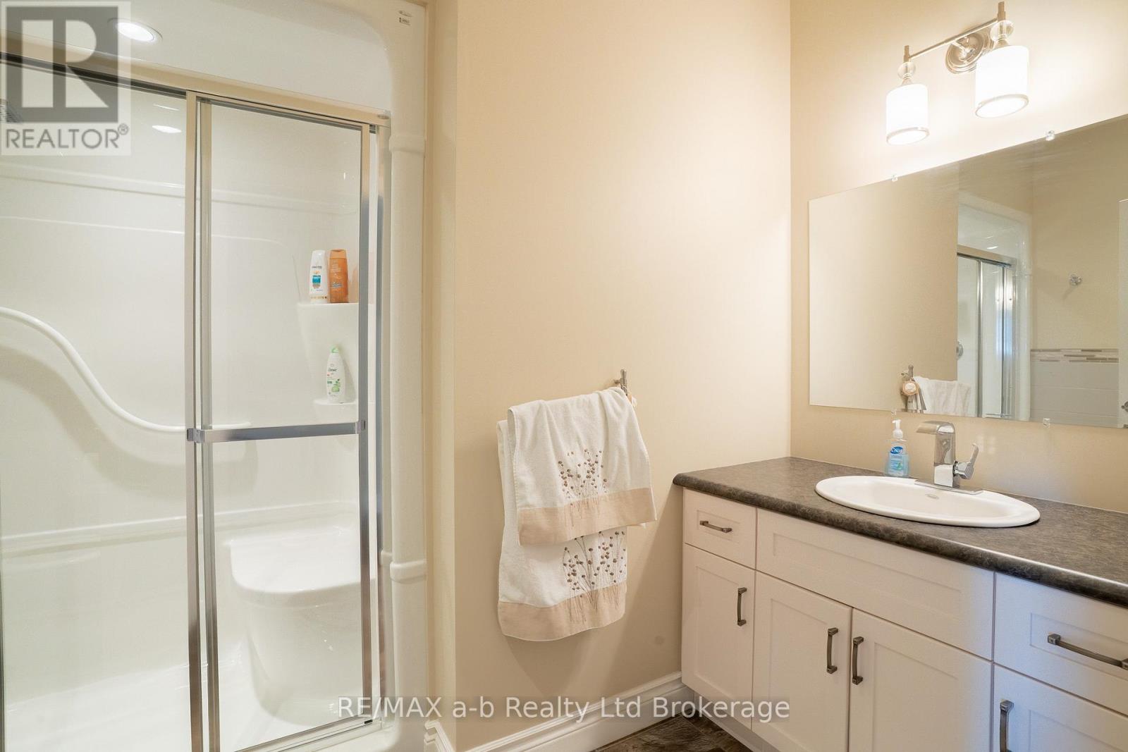 220 POLDON DRIVE - 17