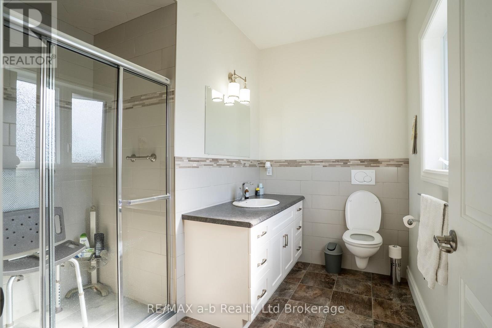 220 POLDON DRIVE - 19