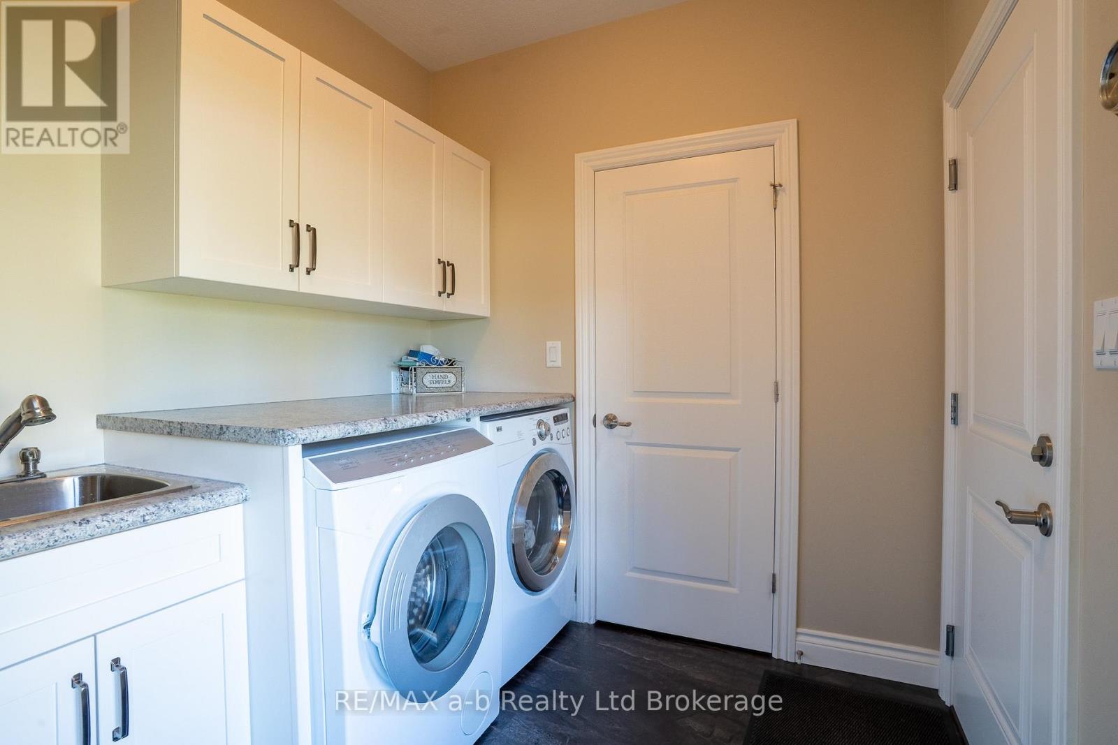 220 POLDON DRIVE - 21