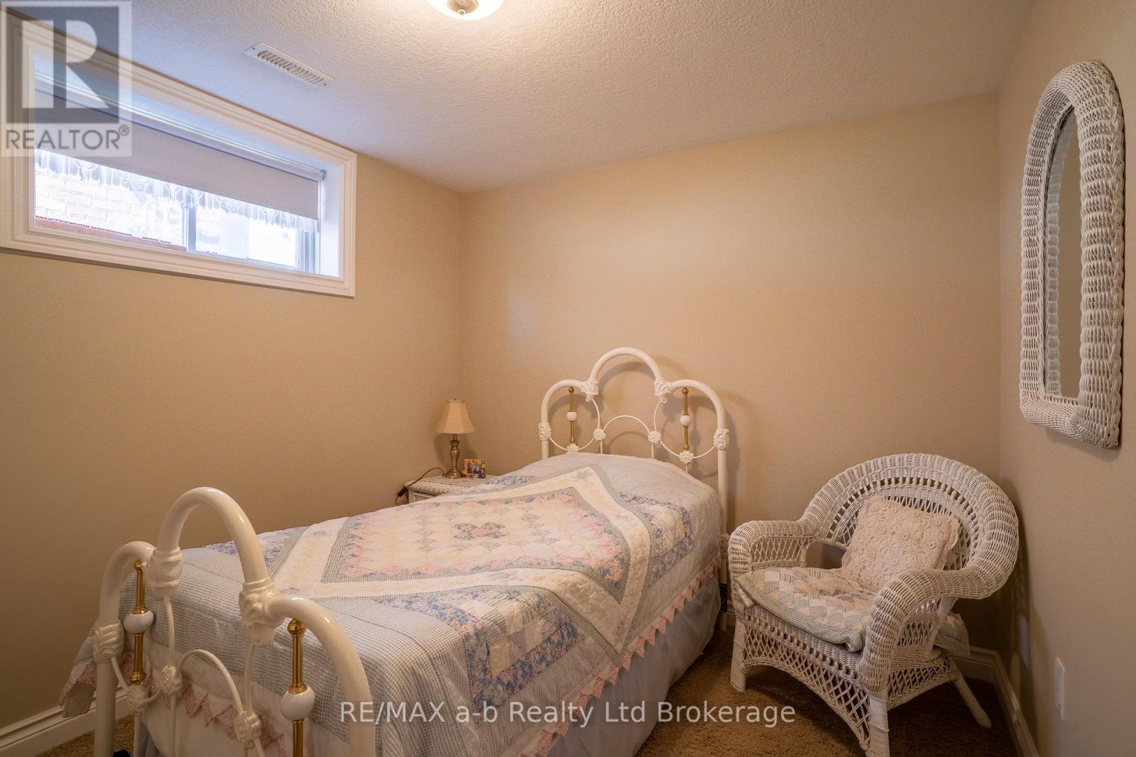 220 POLDON DRIVE - 22