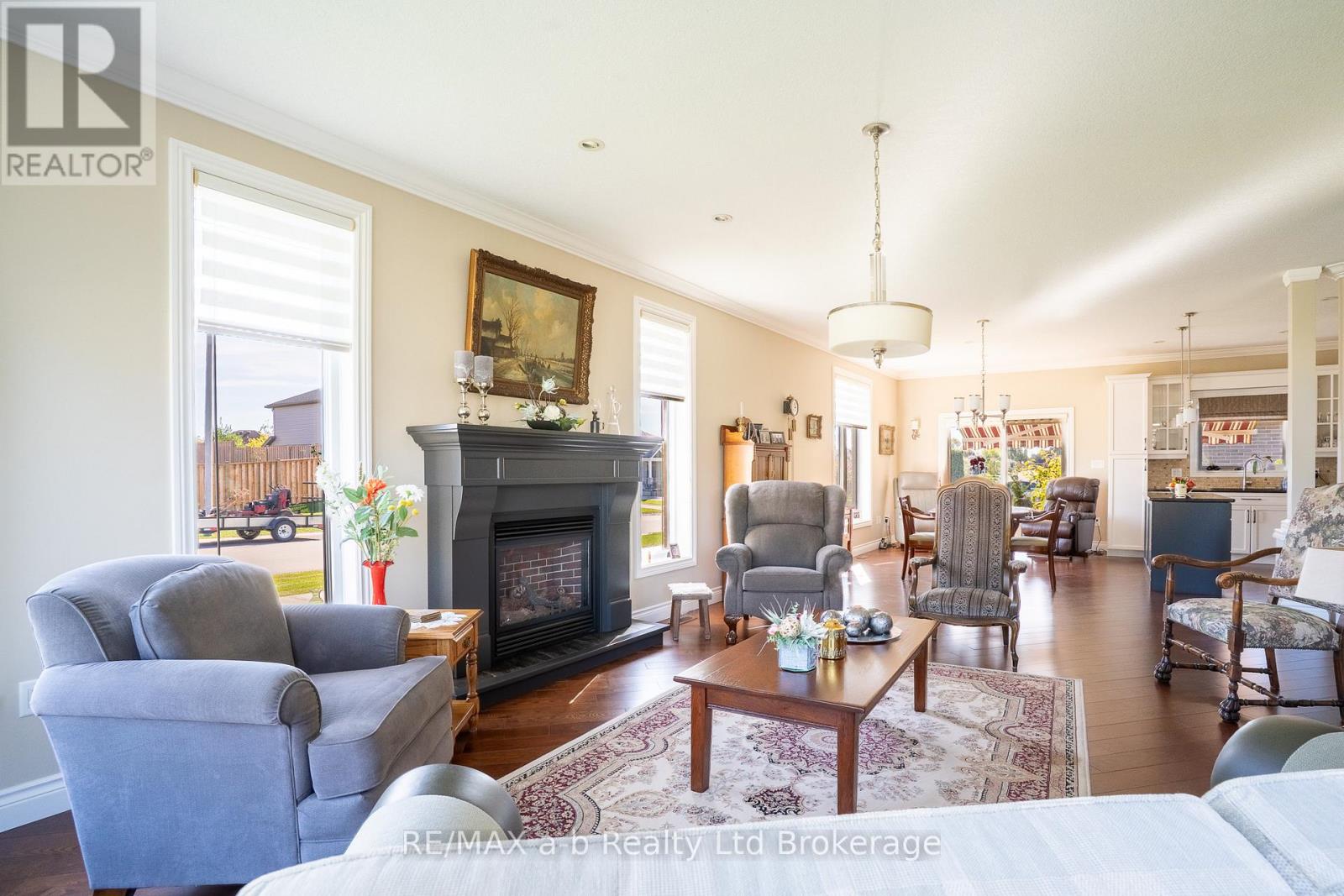 220 POLDON DRIVE - 7