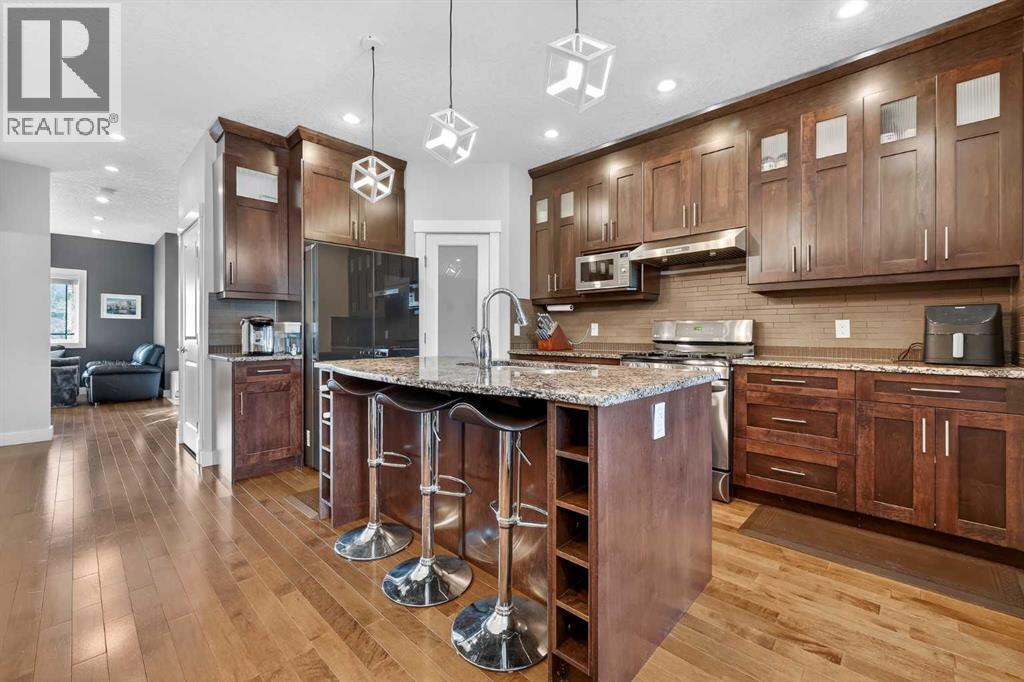 7104 36 Avenue NW - 6