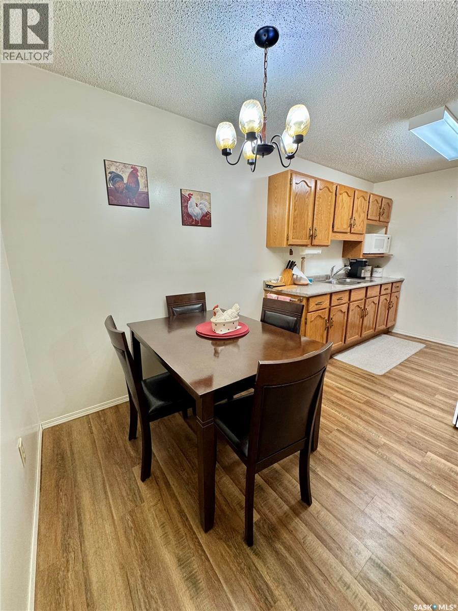 #203 66 19th STREET W - 3