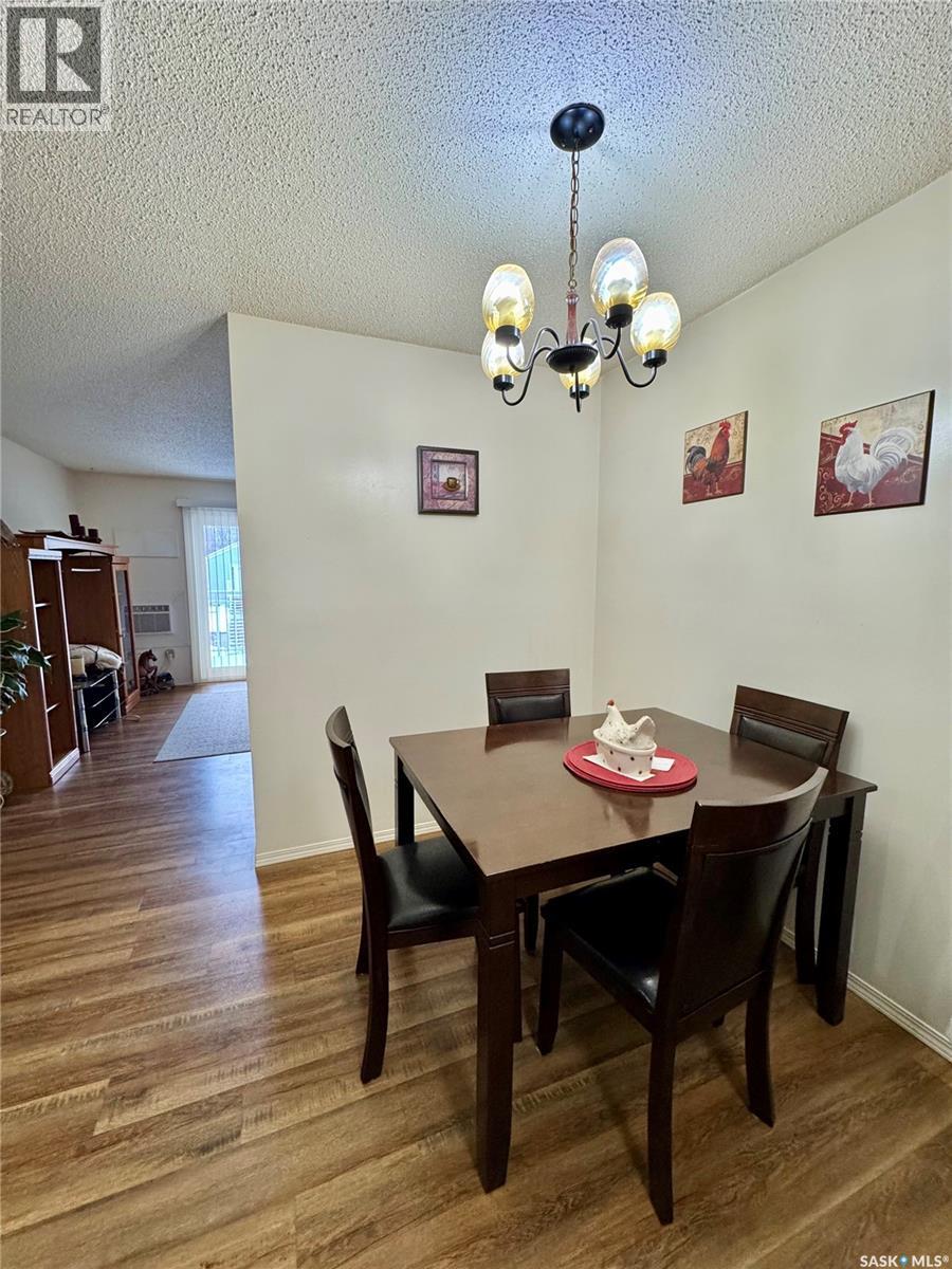#203 66 19th STREET W - 4