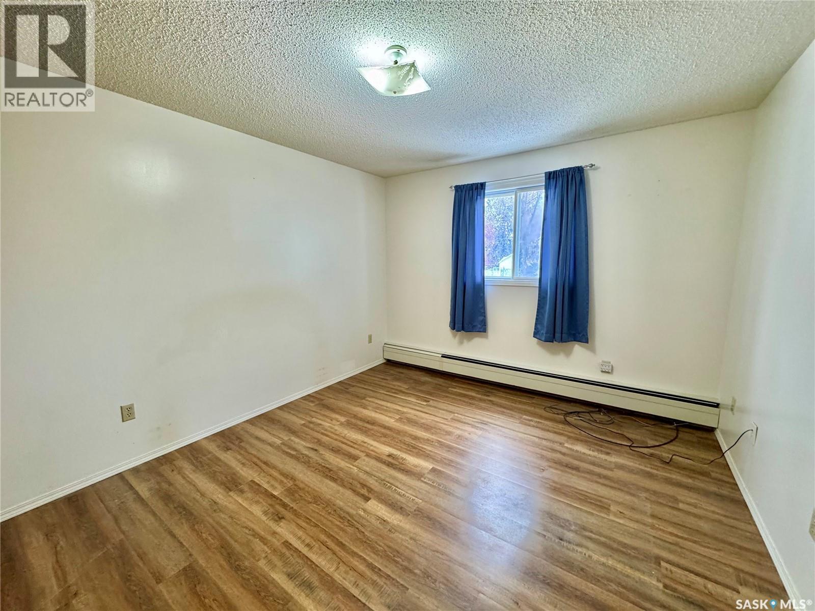 #203 66 19th STREET W - 7