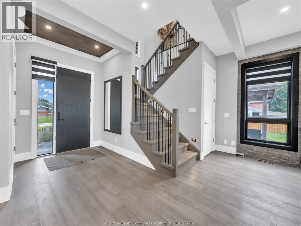 983 LAKESHORE PARK ROAD - 17