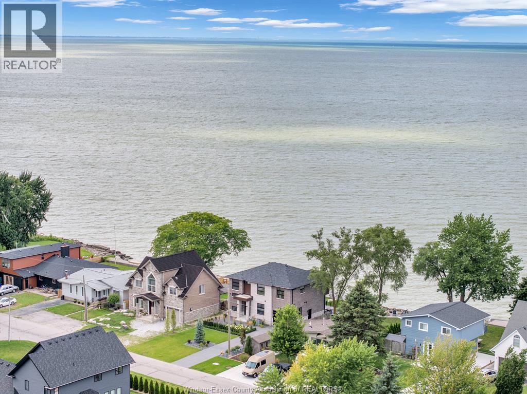 983 LAKESHORE PARK ROAD - 2