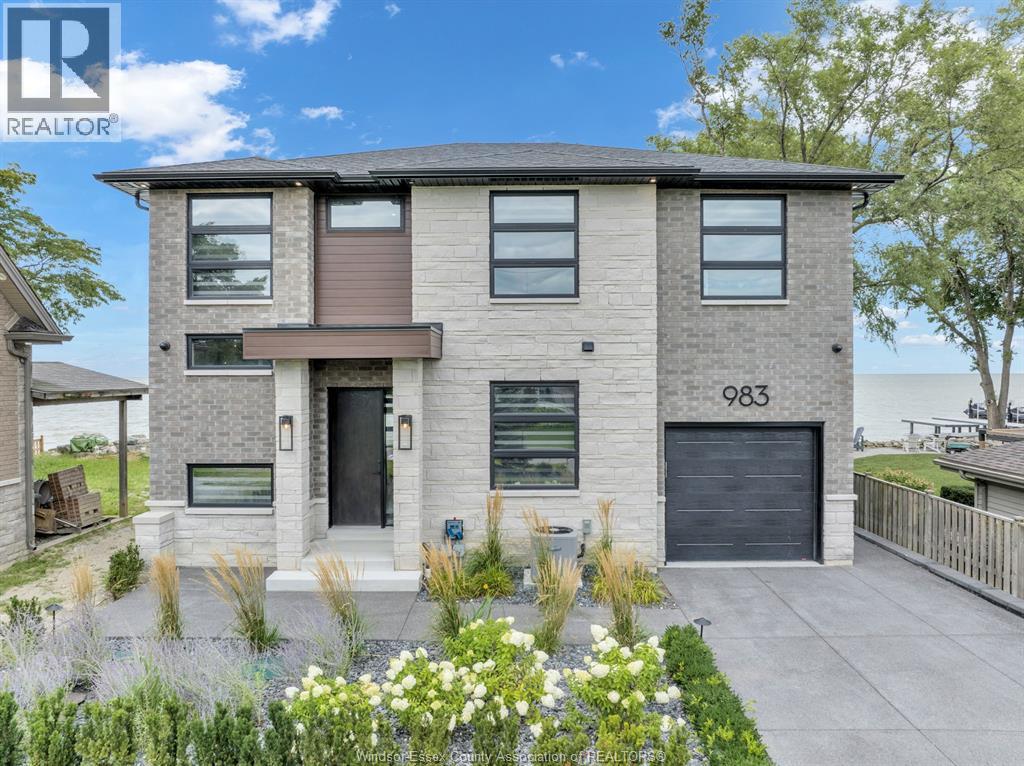 983 LAKESHORE PARK ROAD - 1