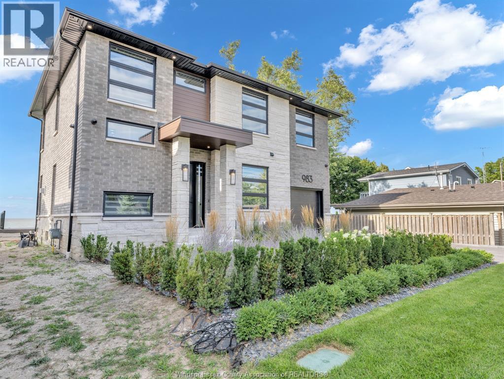 983 LAKESHORE PARK ROAD - 12