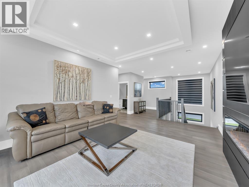 983 LAKESHORE PARK ROAD - 29