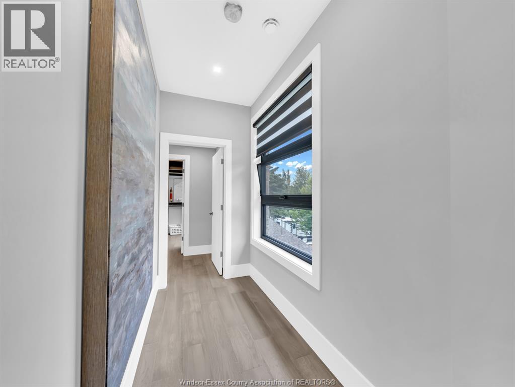 983 LAKESHORE PARK ROAD - 32